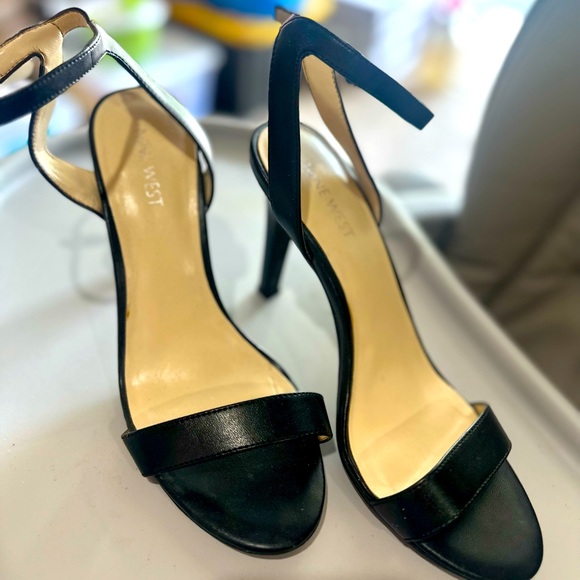 Nine West black shoes in excellent condition - Picture 1 of 2